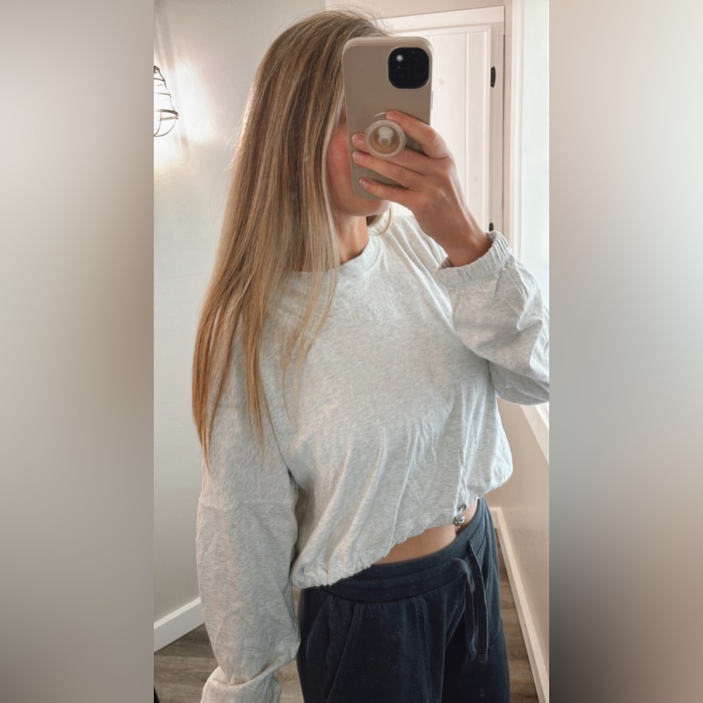 Calvin Klein Crew Neck Adjustable Waist Size Medium in Grey
